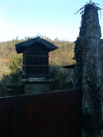 by E.V.Pita (2014) / Galician barns / Por E.V.Pita (2014) Hórreos de Galicia