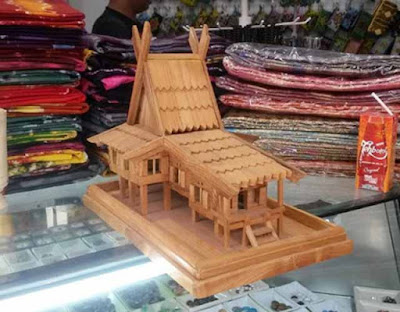 MINIATUR RUMAH BANJAR