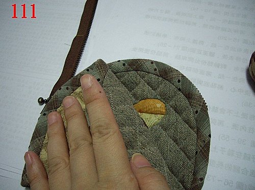 Japanese patchwork quilt bag / zipper pouch sewing purse DIY tutorial.