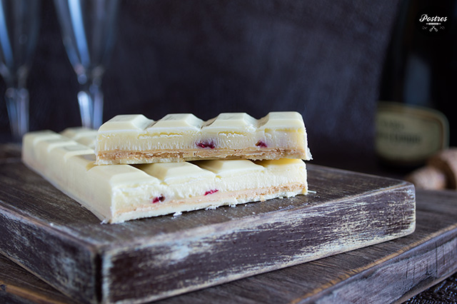 Tableta de Chocolate Blanco, Marc de Cava y Frambuesa