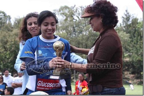 entrega a goleadora ana martinez flori riso lnffg