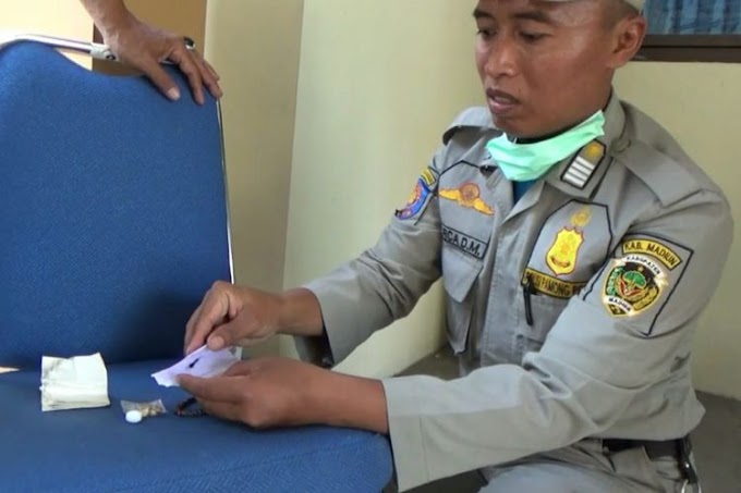 Peserta Tes CPNS Ini Kedapatan Simpan Jimat Dalam Bra dan Celana Dalam