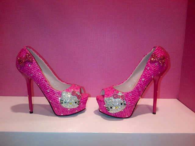  Sepatu  Glitter Jual Sepatu  Glitter Motif Hello  Kitty  di 