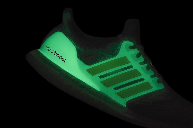 Adidas UltraBOOST 5.0 DNA phát sáng