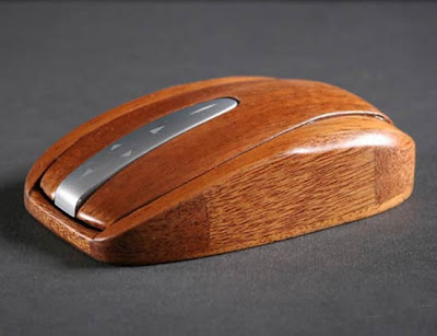 mouse dari kayu 