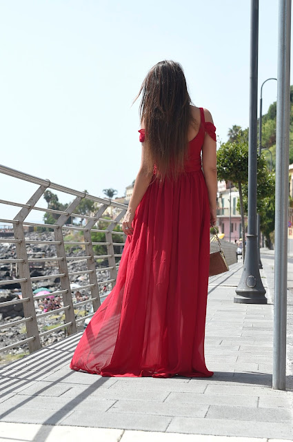 http://www.shein.com/Wine-Red-Off-The-Shoulder-Maxi-Dress-p-255522-cat-1727.html?utm_source=unconventionalsecrets.blogspot.it&utm_medium=blogger&url_from=unconventionalsecrets