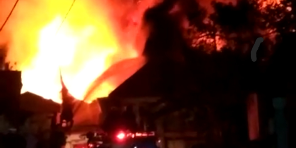 Kebakaran di Cupak, Lahap Habis Enam Rumah Termasuk Rumah Gadang