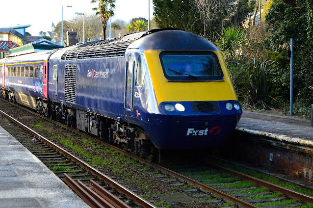 photo of intercity 125 hst uk passenger train class 43151 in first great western livery waits at st austell station in Cornwall in 2016