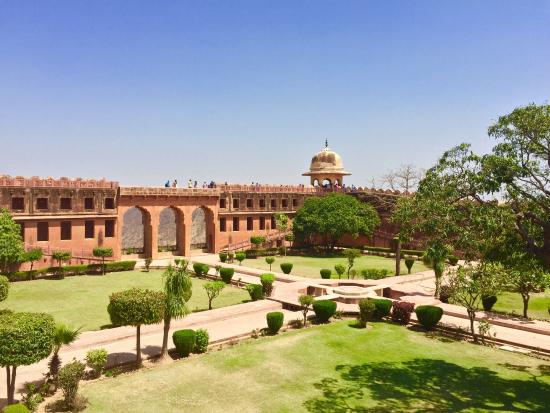 Jaigarh Fort Near Amer Places in JAIPUR 