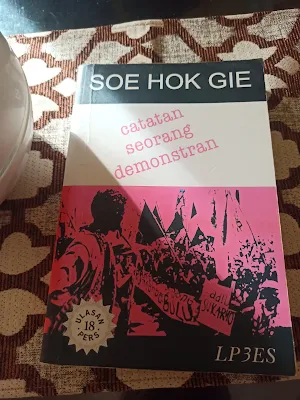 Resensi Buku Catatan Seorang Demonstran karya Soe Hok Gie
