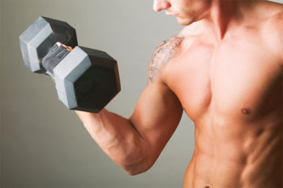 Hacer pesas es un ejemplo de ejercicios anaeróbicos