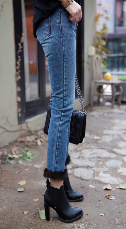  Cropped Faded Jeans With Mink Fur Hem