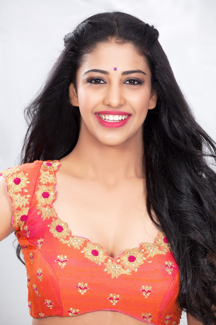 Daksha nagarkar cleavage and navel pics