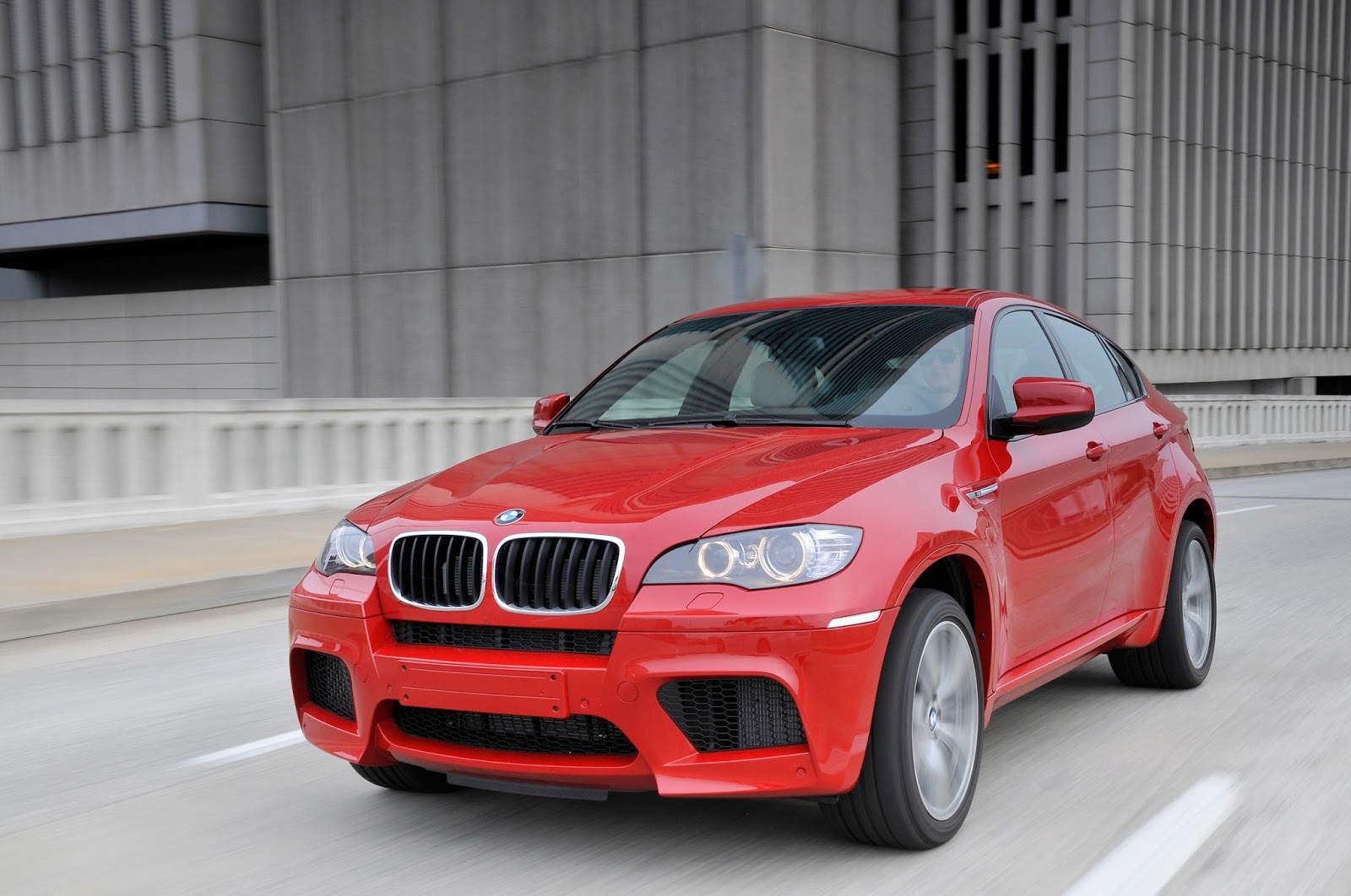 BMWの壁紙 X6M