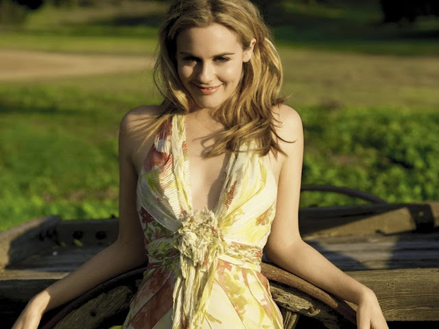 Alicia Silverstone HD Wallpaper Free