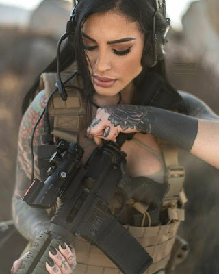 Military girl - Beautiful Girls & Guns