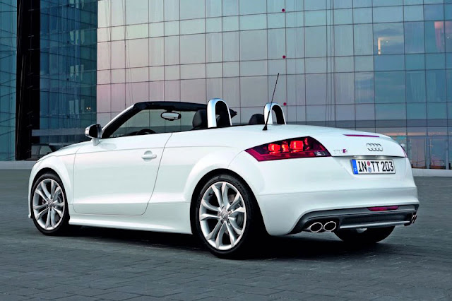 2011 Audi TTS Roadster Back Exterior