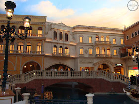 The venetian las vegas gondolas