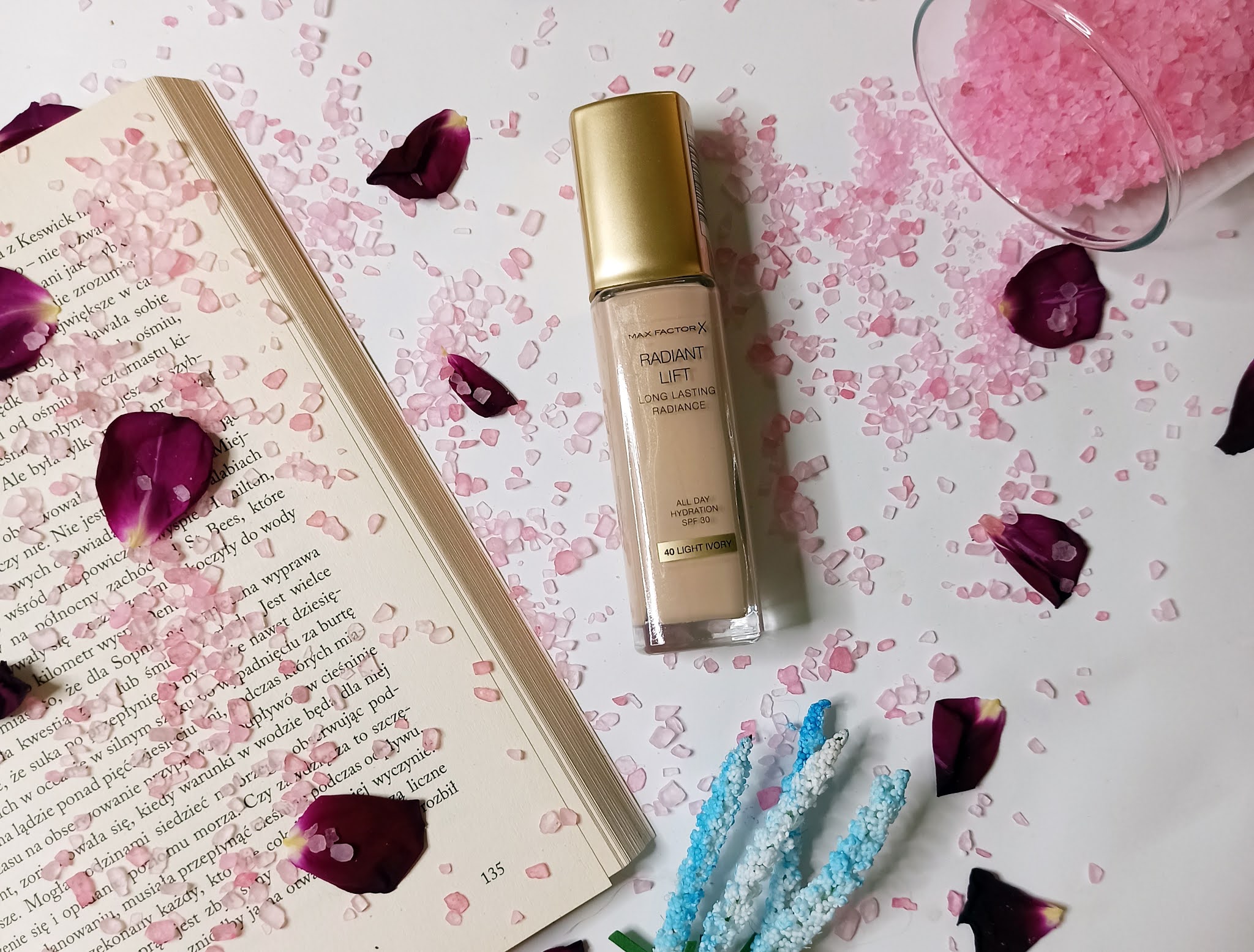 Podkład od Max Factor Radiant Lift Long Lasting Radiance - opinia