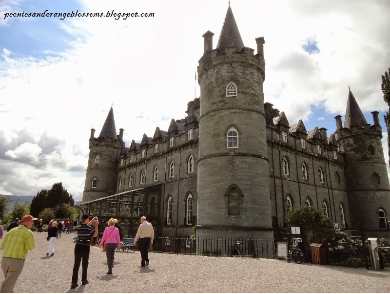 A Downton Abbey Castle - Petite Haus