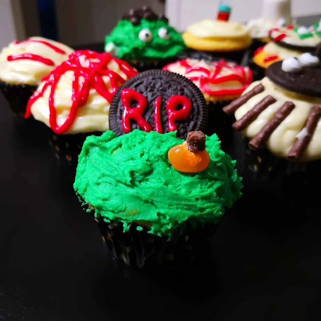 Gravestone Halloween Cupcake