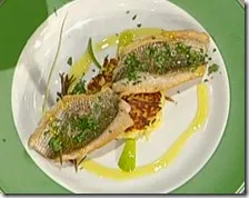 Filetto di sarago su galletta di patate al lime