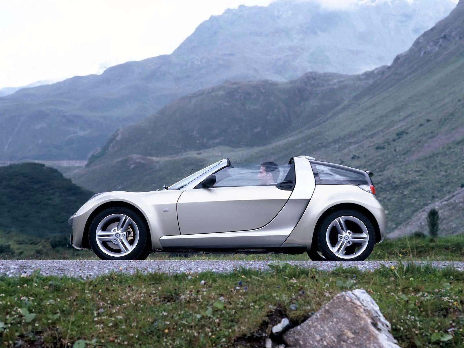 Hình ảnh xe ô tô Smart Roadster Coupe 2003 & nội ngoại thất