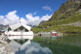 Hemkund-saheb-Sikh -emple-uttarakhand-india