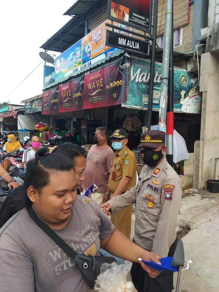 Cegah Penyebaran Covid-19, Camat Sei Beduk Bersama TNI-Polri Tindak Lanjut Arahan Wali Kota Tegakkan Prokes