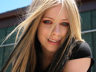 Biography OF Avril Lavigne Avril Lavagne was a born star