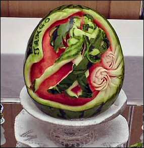 Watermelon carving art - seen at unik4u.blogspot.com