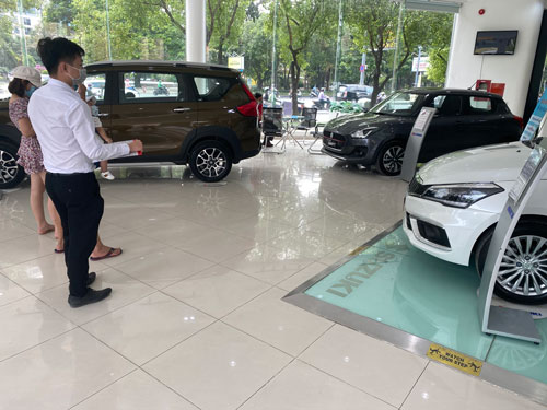 Ế ẩm giữa lúc thị trường khát xe  - Ảnh 1.