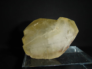 Cristal de calcita con pirita, Las Carreras, Bizkaia, Euskadi, 4 cm