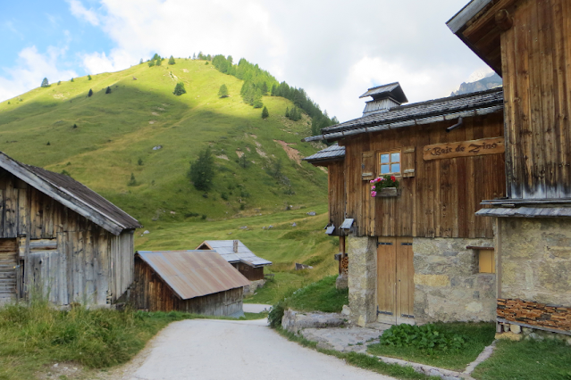 da passo san pellegrino a fuciade forca rossa