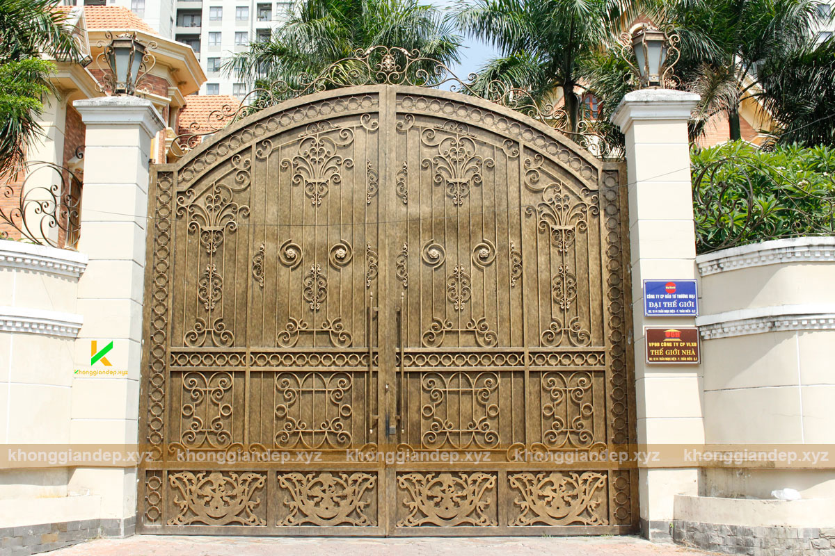 Mẫu cửa cổng sắt nhà biệt thự CS2003 - Thi Công Cửa Cổng Sắt, Cửa Inox, Lan  Can Cầu Thang, Mái Tôn Mái Kinh - Cơ Khí Đức Lượng