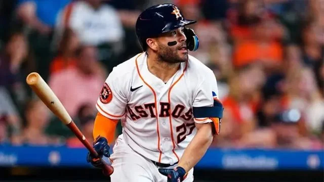 José Altuve saca a relucir toda su fuerza con dos tablazos