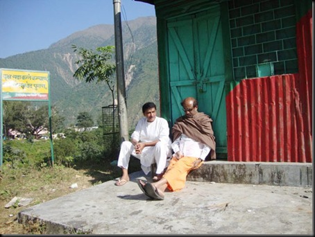 Super-Star-Rajinikanth-At-Himalayas-10