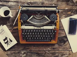 Brown and old typewriter