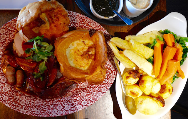 Our Guide to the Best Sunday Lunches in North East England | 30+ Recommendations & Photos - The Badger, Ponteland