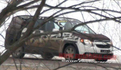 2011 Chevrolet Orlando spy pics