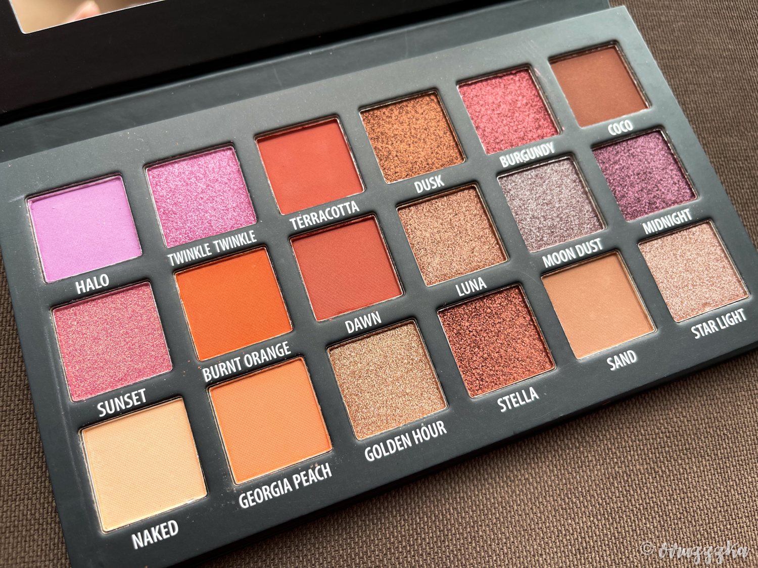 KAB COSMETICS DAY + NIGHT Eyeshadow Palette Review Swatches