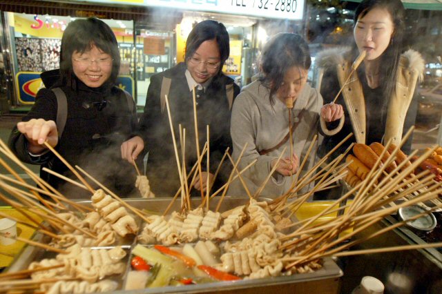 menjadi makanan jalanan di korea