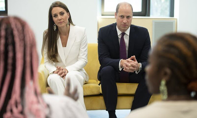 Kate Middleton wore a white crêpe blazer by Alexander McQueen. Chalk Jewellery florence earrings. Mulberry Amberley bag