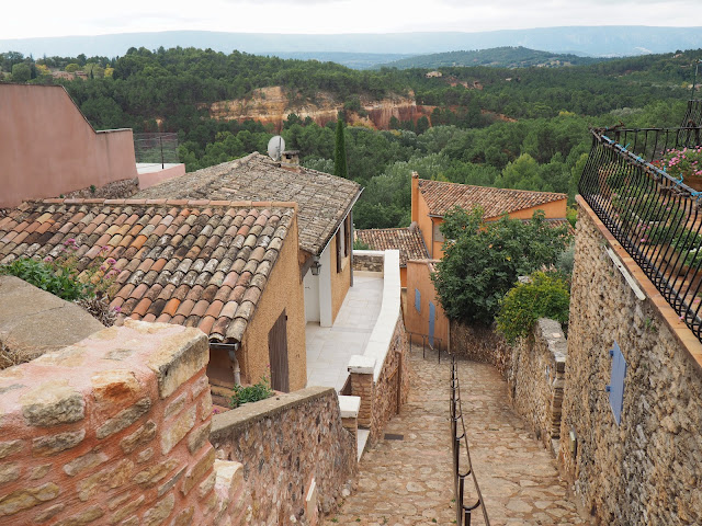 Франция – деревня Руссильон (France - Roussillon Village)
