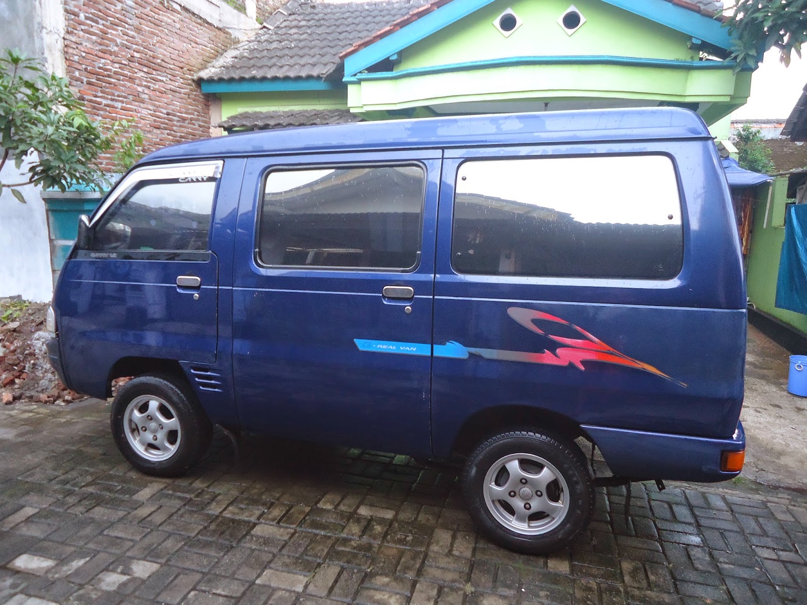 TAMA SEKAR ELOK DIJUAL MOBIL  SUZUKI CARRY FUTURA  GRV 2001