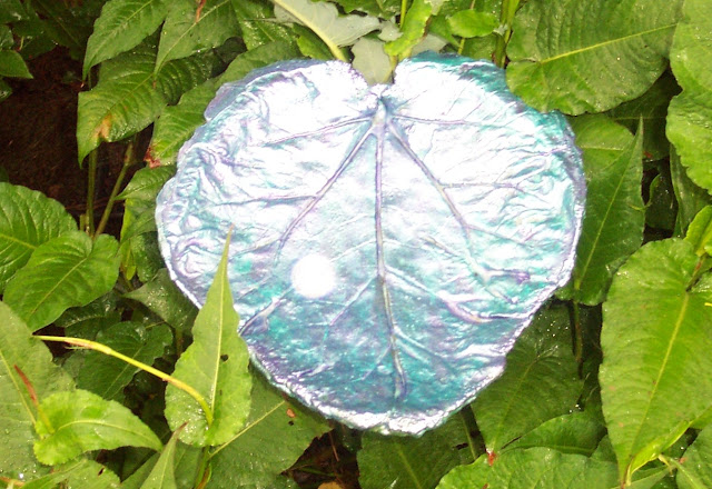 Concrete Leaf Bird Bath