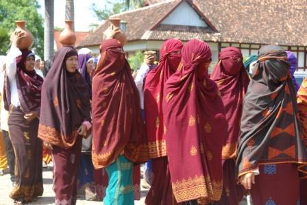 4 Baju  Adat  Nusa Tenggara Barat Tradisi Tradisional