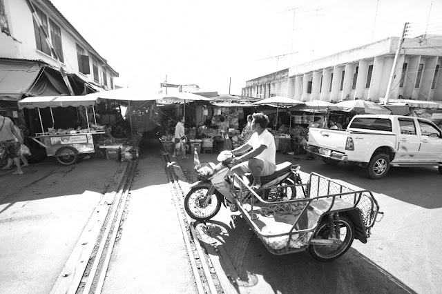 Mercato del treno di Mae Klong