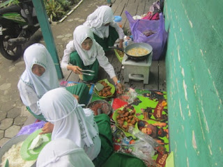 Bemasakan Sebelum Pengukuhan Kelas VI Tahun Pelajaran 2015/2016