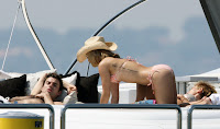 Hayden Panettiere Attempts The Jessica Alba Bikini Ass Pose 